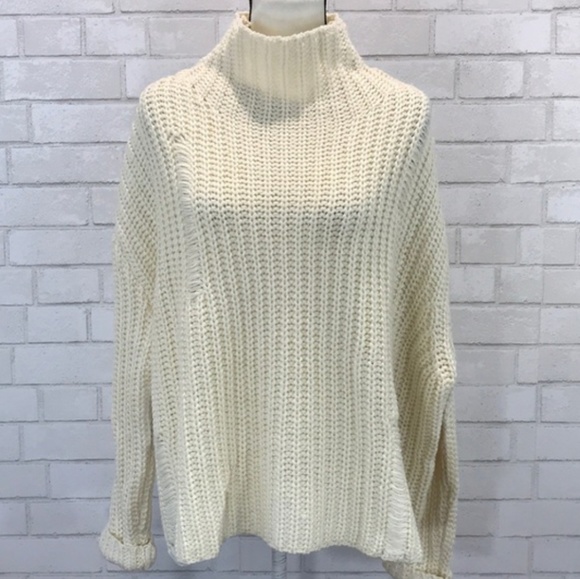 Umgee Sweaters - Umgee distressed sweater